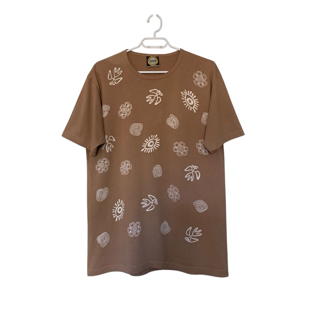 Designs Limited Los Angeles 90s Vintage Tan Tshirt with Silkscreen Boho Print OS